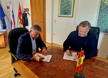 Podpis pogodbe z izvajalcem za projekt Mlinarjevega mostu