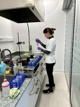 Laboratorij - analiza vzorcev