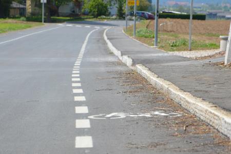 Cesta od komendske cerkve proti Klancu04_Klanec