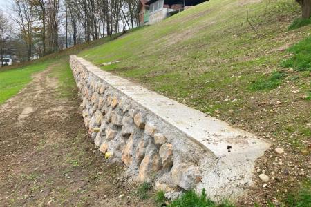 Sanirana brežina po plazu