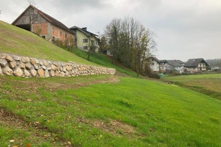 Sanirana brežina po plazu