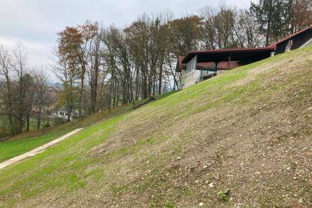 Sanirana brežina po plazu