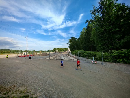 Gradbišče na mestu Športnega parka Komenda