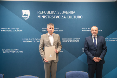 Jurij Kern s certifikatom